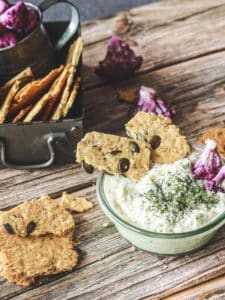 tzatziki-concombre-aneth-crackers-graines