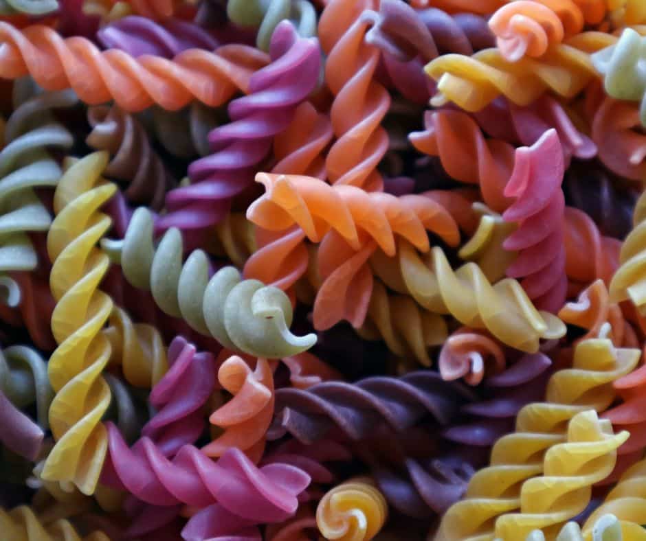 pâtes colorées Pour colorer vos pâtes, vous pouvez ajouter des épices ou de la purée de légumes.