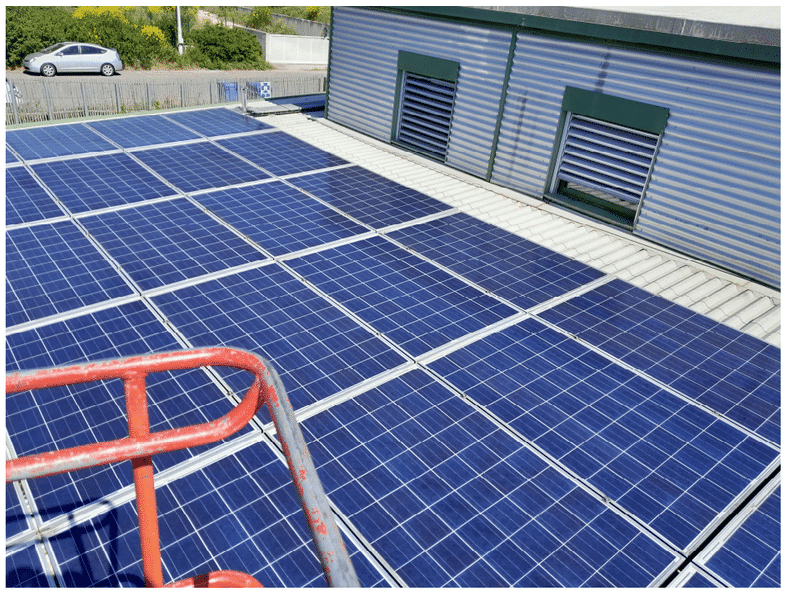 Panneaux-solaires-batiments-arcadie Dans son mode de fonctionnement coopératif, Enercoop a des subdivisions régionales. Nous faisons partie du conseil d’administration d’Enercoop Occitanie depuis XXXX et participons ainsi à la vie de la coopérative.
